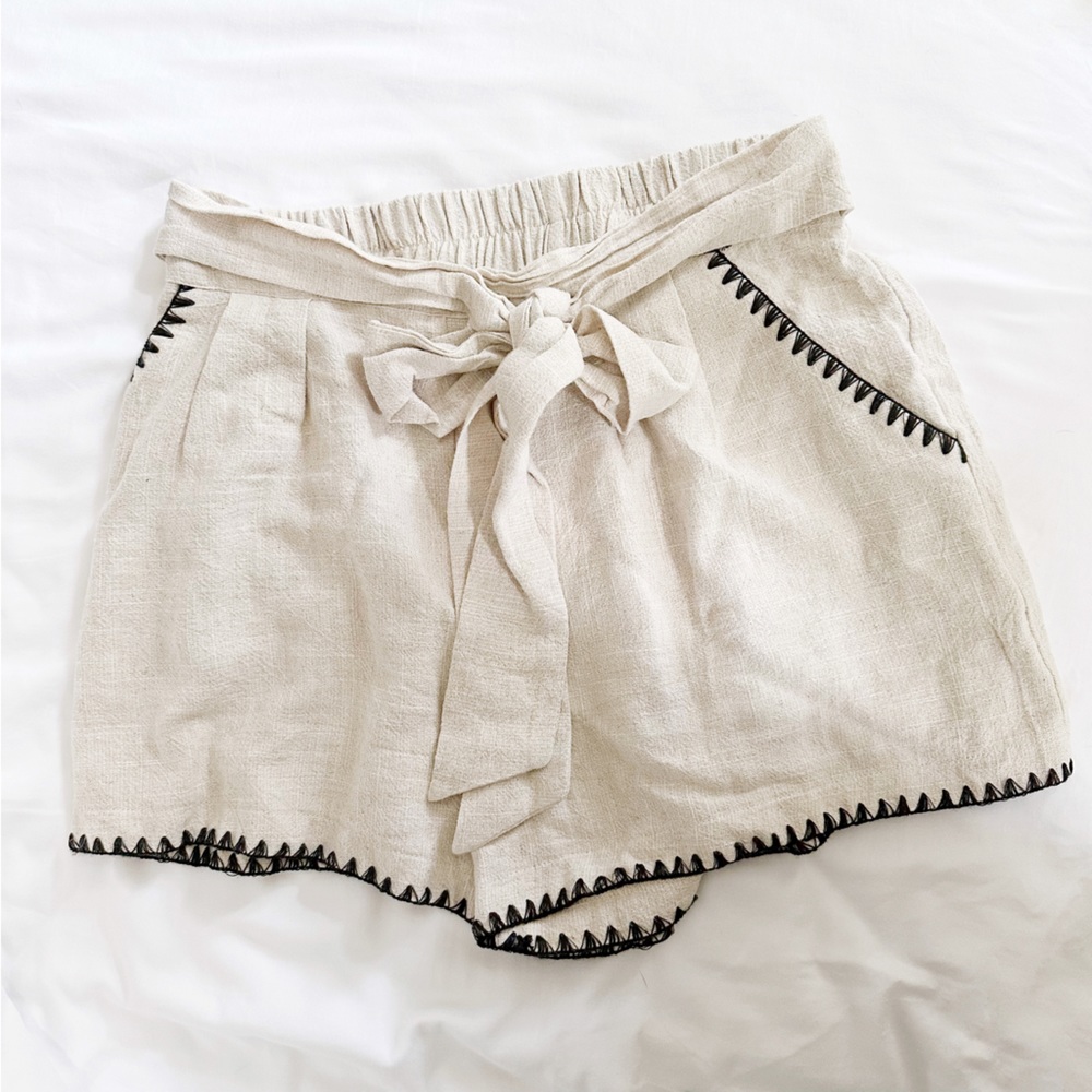 ✨NWOT✨ Moon River Bow Tie Front Shorts
